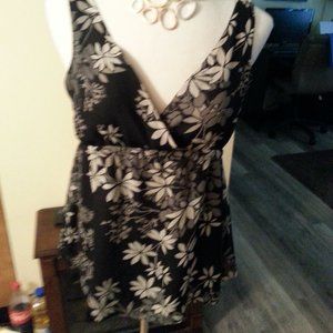 NWOT New York & Co. Black/White Sleeveless Top XL